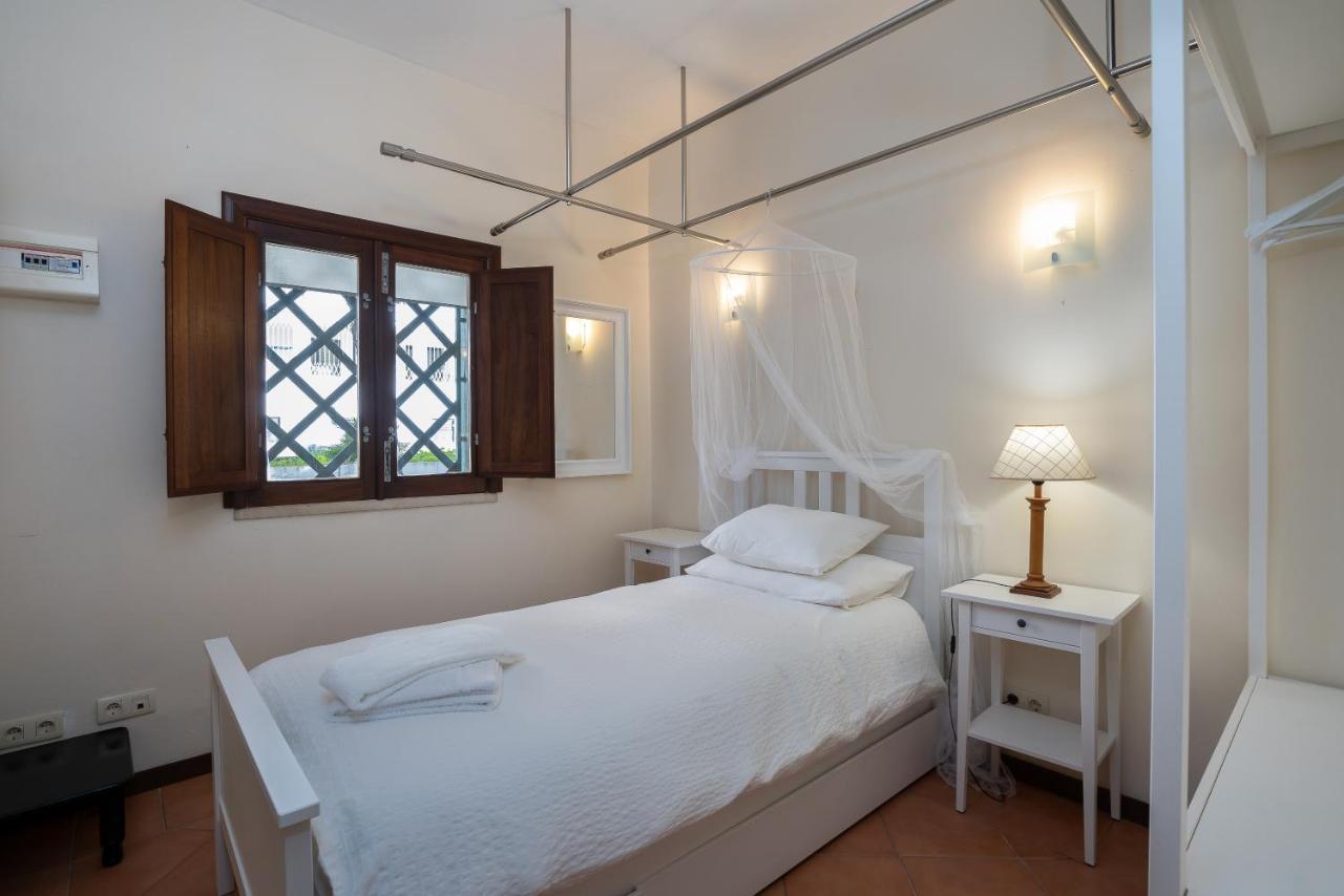 Holiday Villa In Elite Residential Area Of Faro Exterior photo