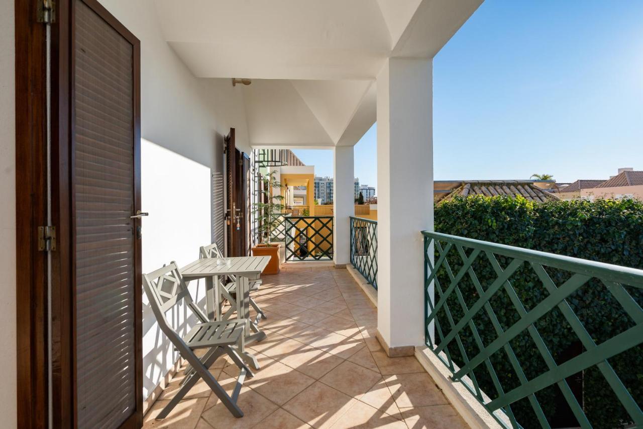 Holiday Villa In Elite Residential Area Of Faro Exterior photo